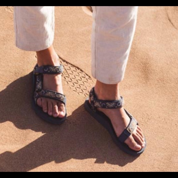 teva shoc pad sandals